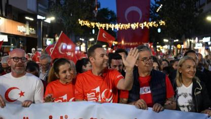 Kuvayımilliye şehri Balıkesir'in sokakları dolup taştı