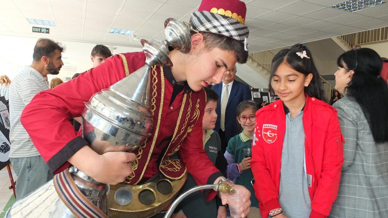 Sergide Osmanlı Şerbeti ikram etti