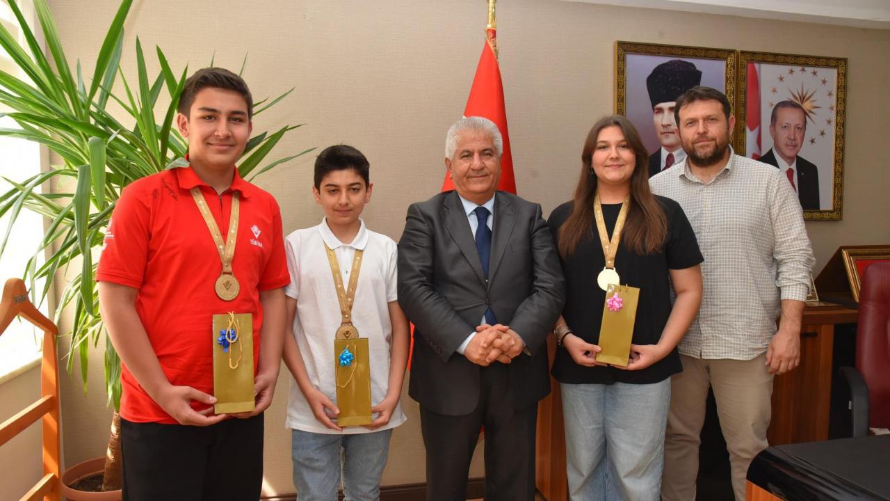 TÜBİTAK Türkiye Birincilerinden İl Milli Eğitim Müdürü Selehattin Kal’a Ziyaret