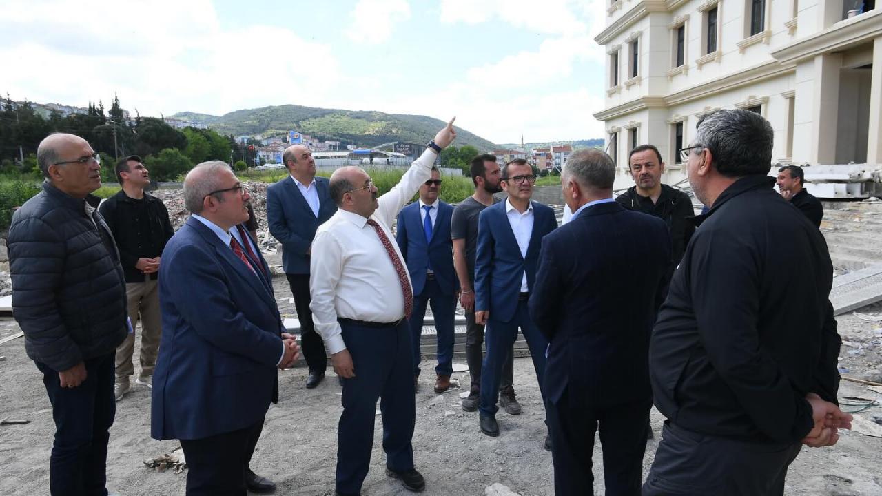 Vali Ustaoğlu, Karesi Hükümet Konağı İnşaatını İnceledi