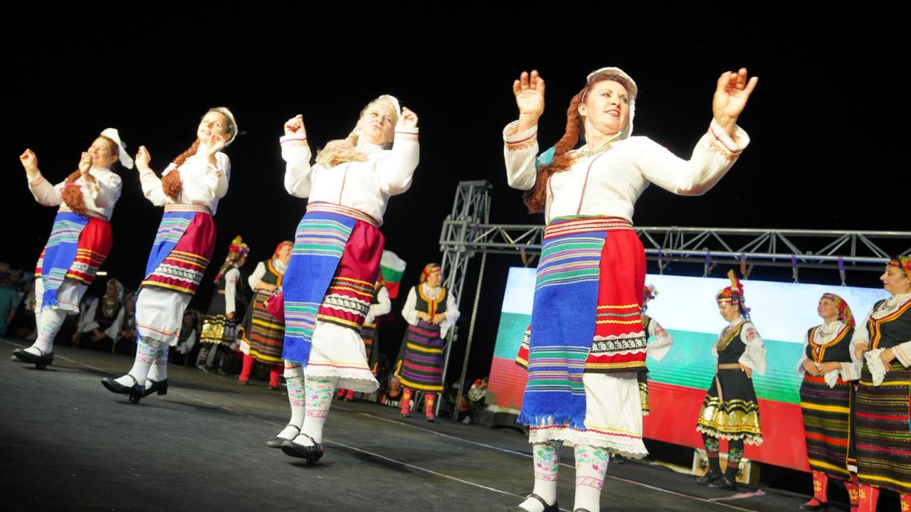 6 Ülkeden 18 Halk Dansları Ekibi, 750 Dansçı Ayvalık'ta Kültür Köprüsü Kurdu