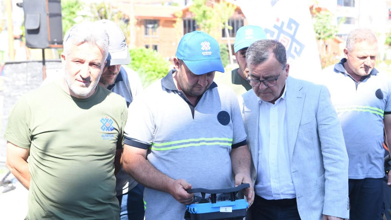 Altıeylül Belediyesi Araç Ve Ekipman Parkını Güçlendirdi