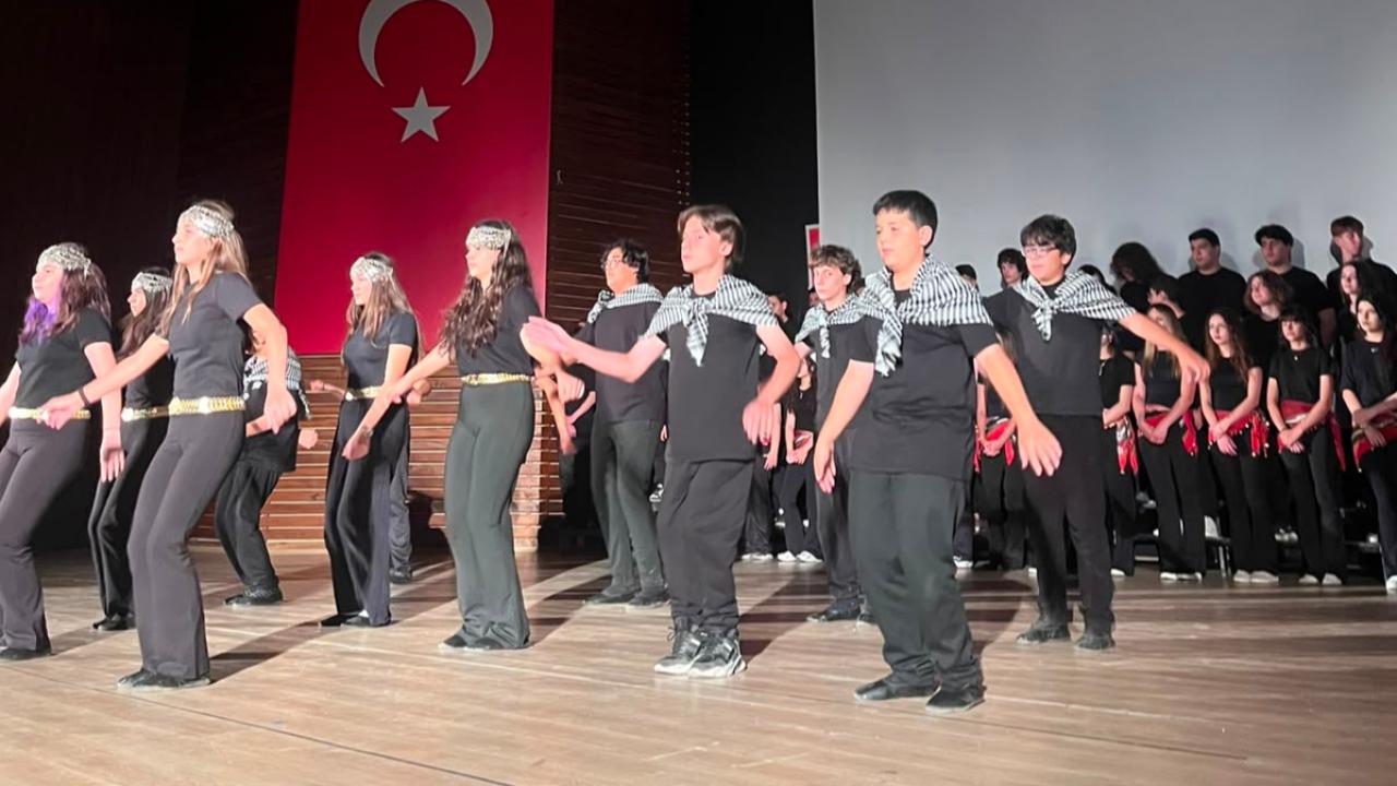 Bahçeşehir Körfez Kampüsü Öğrencilerinden “Yöre Yöre Anadolu” Gösterisi