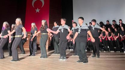 Bahçeşehir Körfez Kampüsü Öğrencilerinden “Yöre Yöre Anadolu” Gösterisi