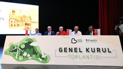 Balıkesir Kent Konseyi’nde Özden, güven tazeledi