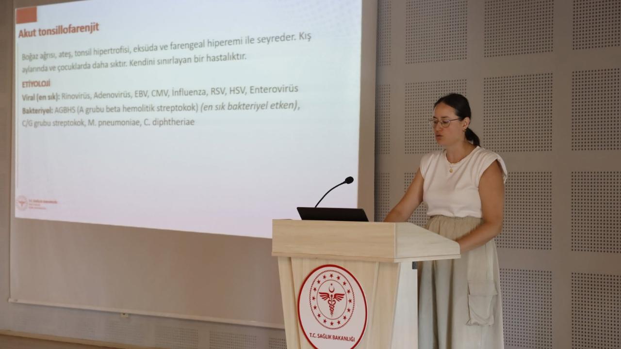 Balıkesir'de aile hekimlerine "Tek Sağlık ve Akılcı İlaç" eğitimi