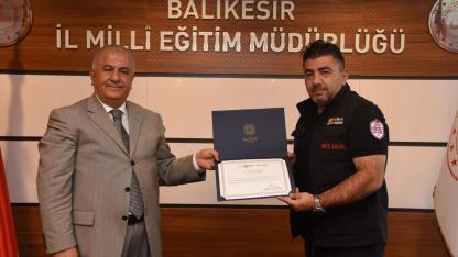 Balıkesir'de Eğitim Yöneticisi Yetiştirme Programı'na Emek Veren Eğitmenlere Teşekkür Belgesi