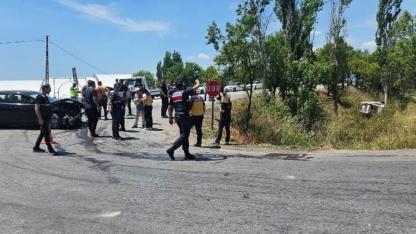 Balıkesir'de köy minibüsü araçla çarpıştı: 13 yaralı