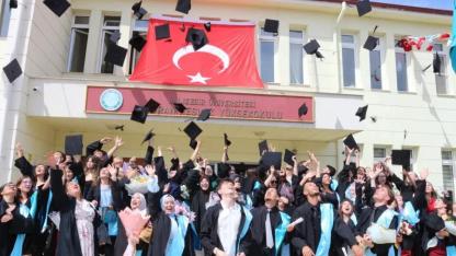 BAÜN Havran Meslek Yüksekokulunda mezuniyet coşkusu