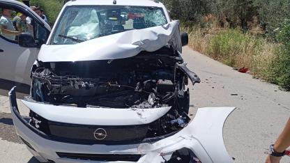 Burhaniye'de Otomobil ile Motosiklet Çarpıştı: 1 Yaralı