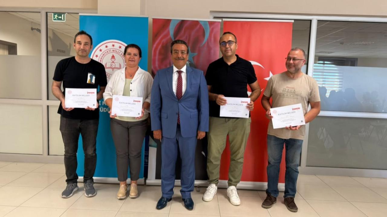 Burhaniye’de Proje yürütücülerine törenle belge verildi