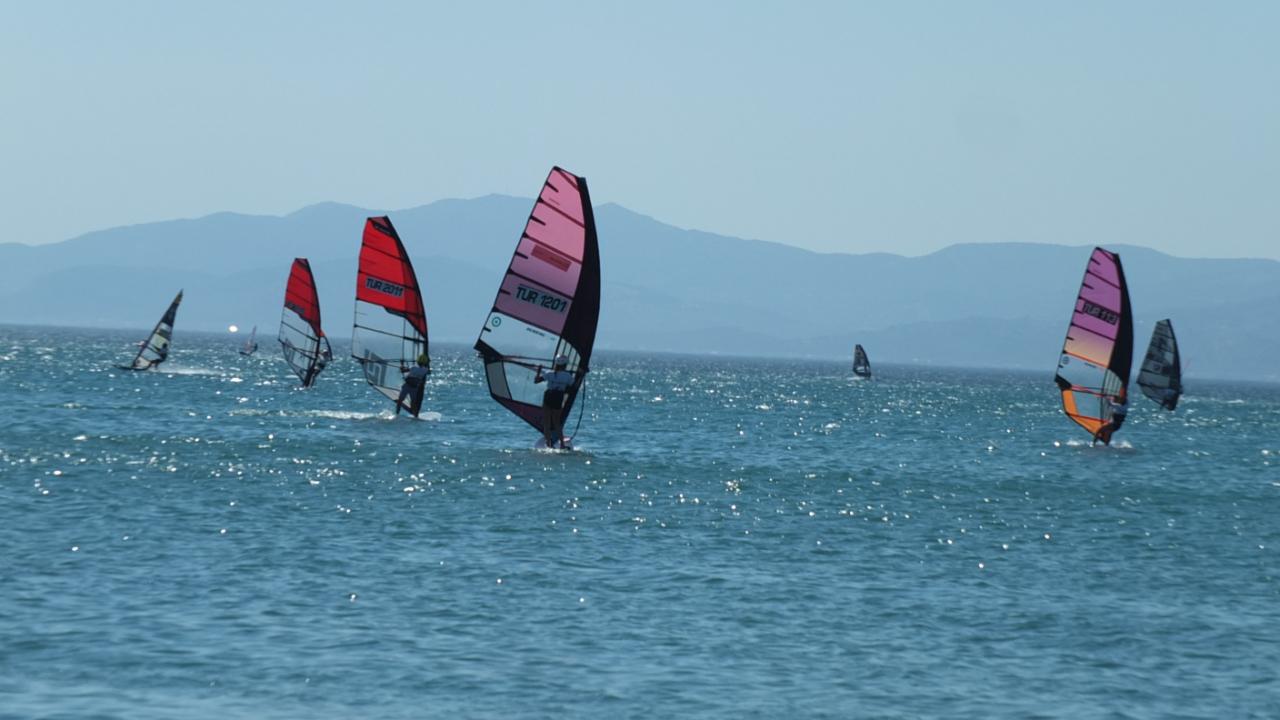 Burhaniye’de Windsurf Ligi coşkusu başladı