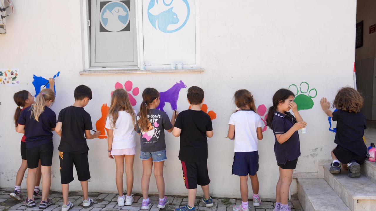 Burhaniyeli Öğrencilerden Can Dostlara Renkli Ziyaret