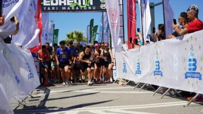 Edremit Yarı Maratonu büyük coşkuyla gerçekleşti