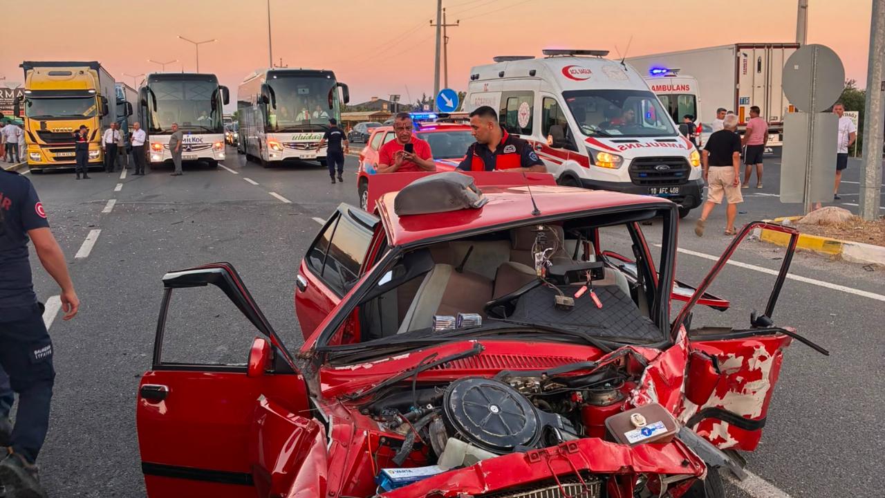 Edremit'te feci kaza: 2 ölü, 3 ağır yaralı