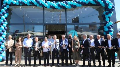 Eski ve yeni siyasetçileri buluşturan açılış