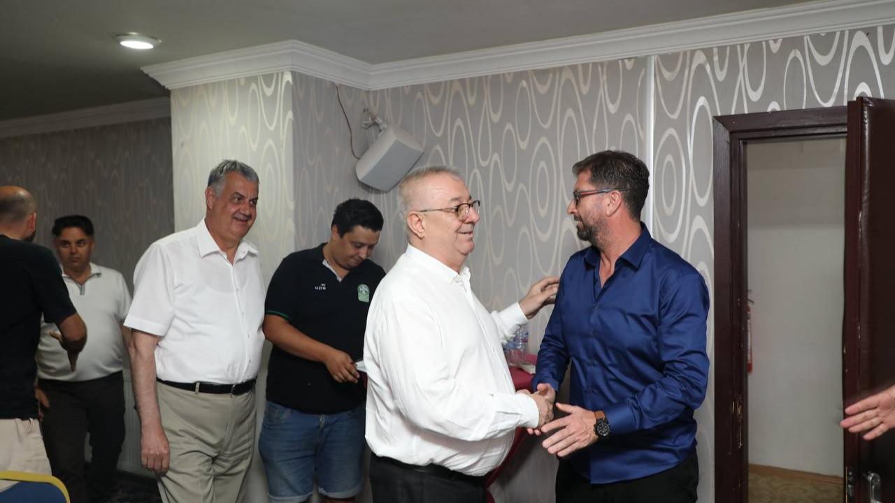 Ferhatoğlu Edremit Belediyesi Gürespor’da Başkan Serdar Akgül güven tazeledi