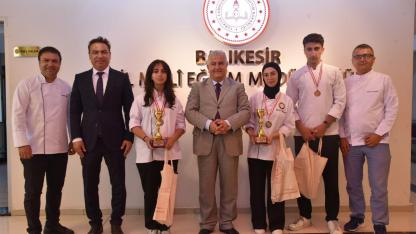 İki Kupalı Başarının Mimarı Genç Şeflerden İl Millî Eğitim Müdürü Selehattin Kal'a Ziyaret