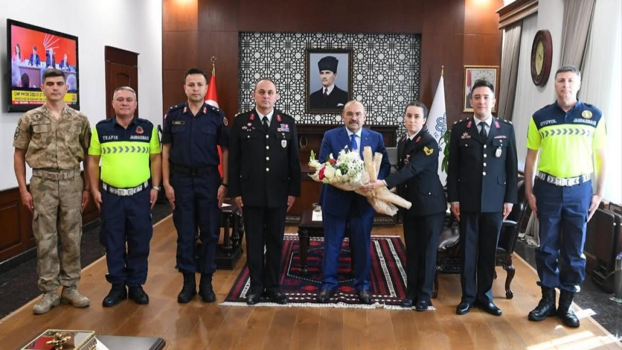 Jandarmadan Vali Ustaoğlu’na Anlamlı Ziyaret