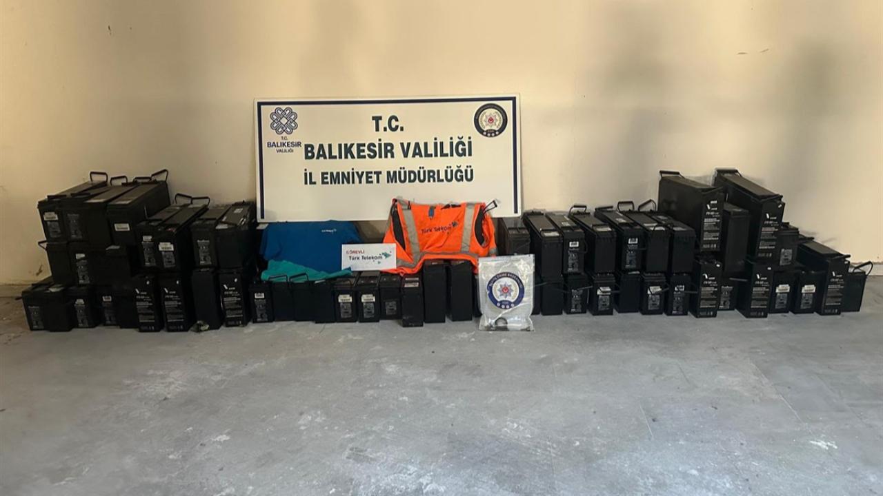 Balıkesir'de 1,5 milyon liralık telekom aküsü hırsızlığı aydınlatıldı: 2 şüpheli tutuklandı