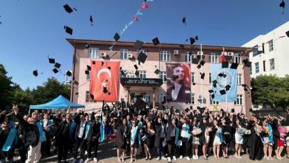 BAÜN Bigadiç MYO'da 19. Dönem Mezuniyet Coşkusu