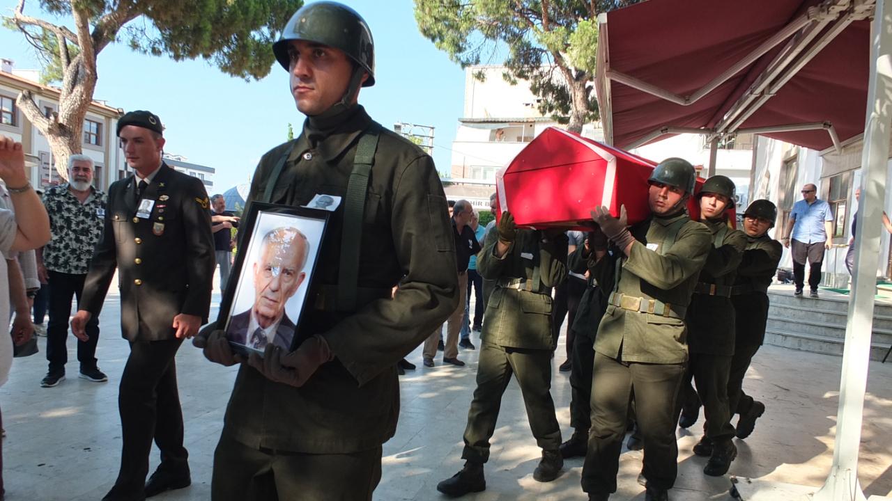 Burhaniye de emekli astsubay törenle toprağa verildi