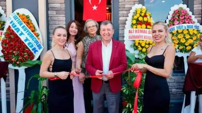 Burhaniye’de Tarık Erdil iş yeri açılışına katıldı
