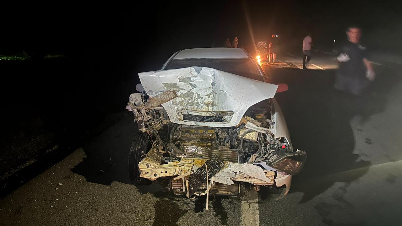 Dursunbey’de otomobil ile traktör çarpıştı: 1 yaralı