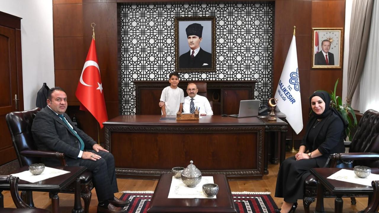 Edremitli Muhtardan Vali Ustaoğlu'na Ziyaret