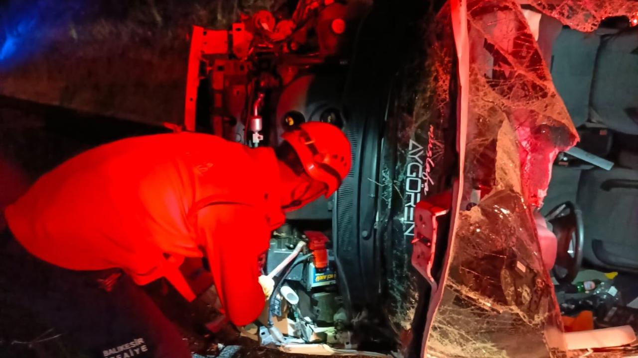 Savaştepe'de trafik kazaları: 3 yaralı