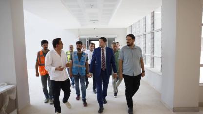 Sındırgı Devlet Hastanesi inşaatında çalışmalar yerinde incelendi