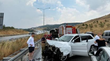 Susurluk'ta Otoyolda Kamyon ile Cip Çarpıştı: 1 Yaralı