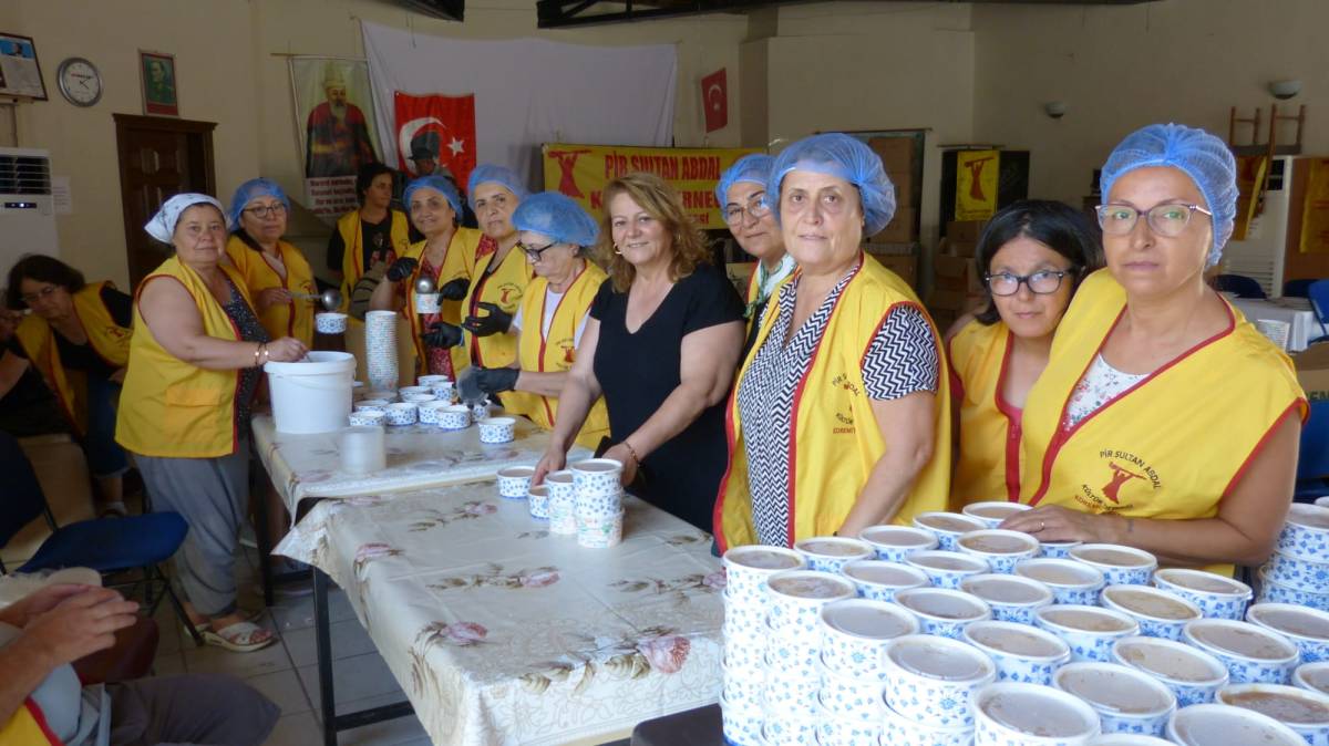Edremit'te Muharrem Ayı dolayısıyla aşure ve lokma hayrı düzenlendi