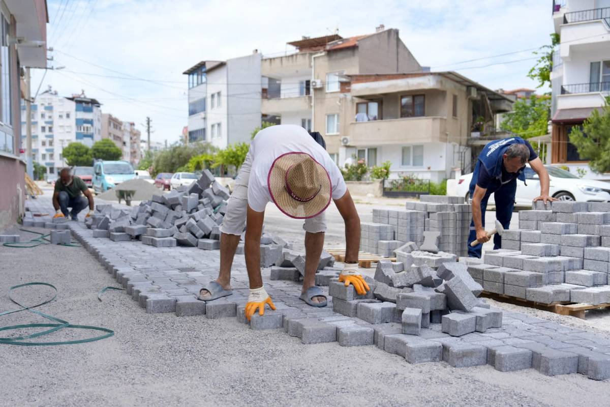 Burhaniye Belediyesi Fen İşleri Ekiplerinden Aralıksız Hizmet