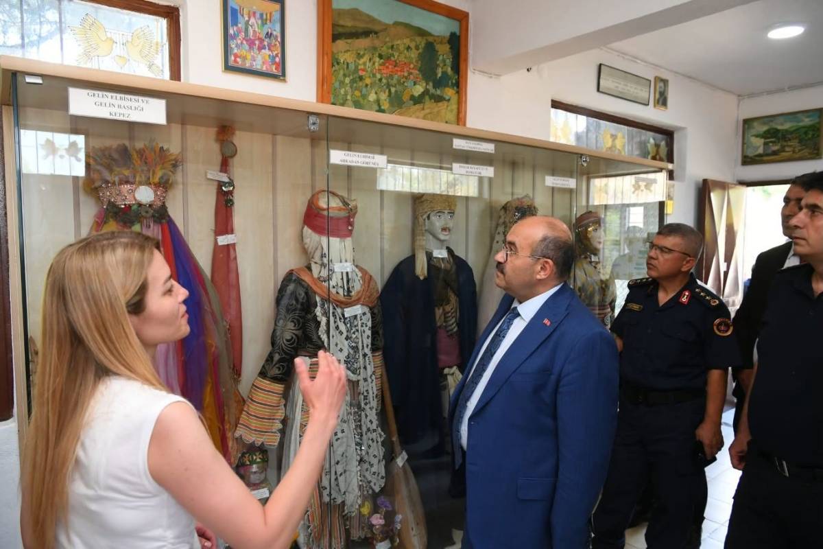 Vali Ustaoğlu'ndan Tahtakuşlar Etnografya Müzesi'ne Ziyaret