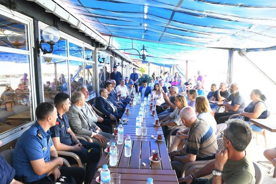 Vali Ustaoğlu, Ocaklar Mahallesi’nde vatandaşlarla buluştu