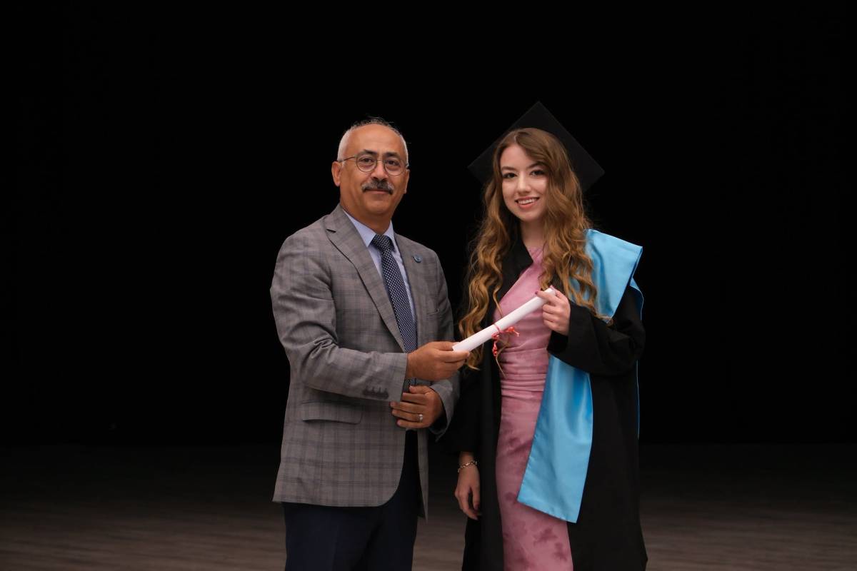 BAÜN Tıp Fakültesinde Mezuniyet Coşkusu: Genç Hekimler Diplomalarına Kavuştu
