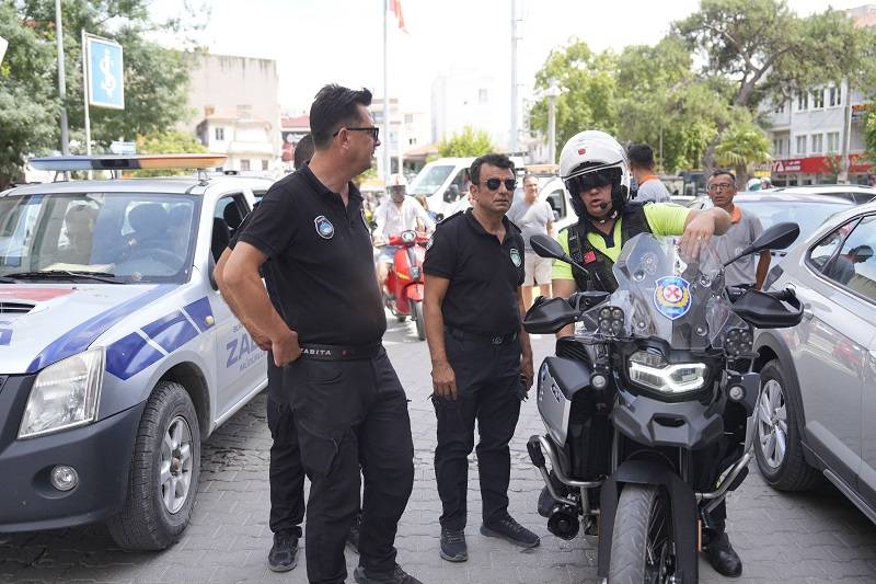 Burhaniye’de Kaldırım Ve Yol İşgallerine Karşı Denetimler Sürüyor
