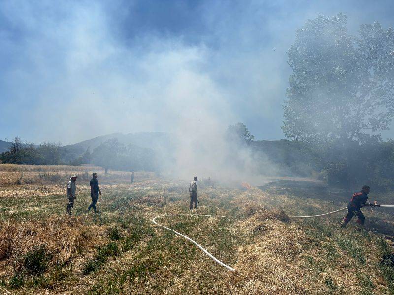 Balıkesir'de İki Ayrı Arazi Yangınına Müdahale