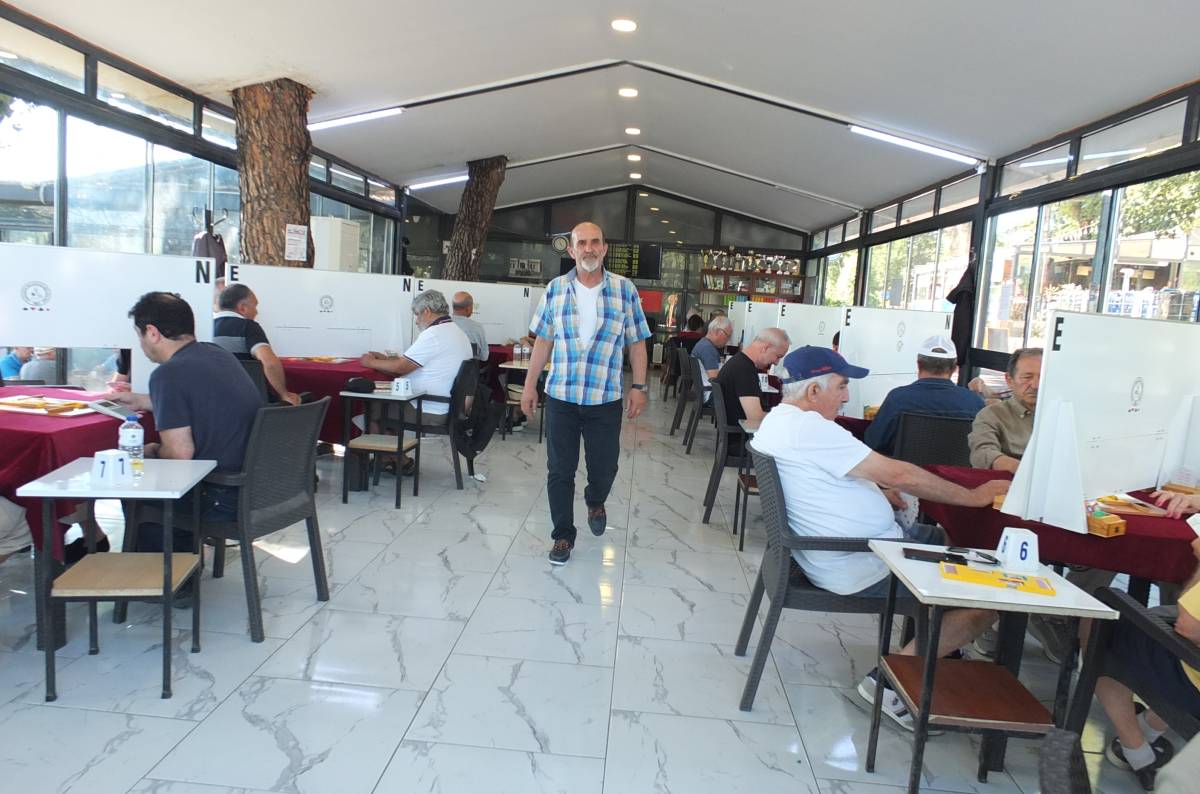 Burhaniye Kuzey Ege'de Briç sporunun merkezi oldu