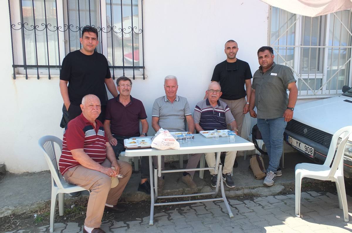 Burhaniye’de düğün yemekleri yüzlerce vatandaşı buluşturuyor