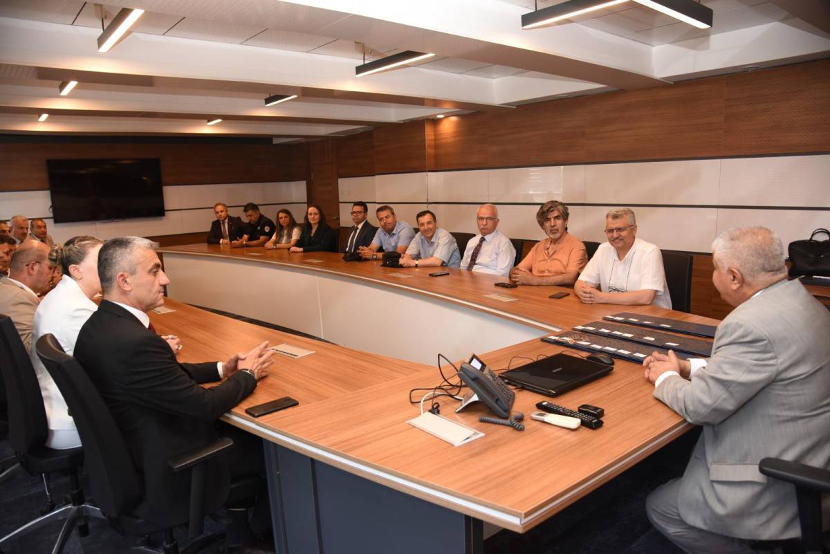 Balıkesir'de Eğitim Yöneticisi Yetiştirme Programı'na Emek Veren Eğitmenlere Teşekkür Belgesi