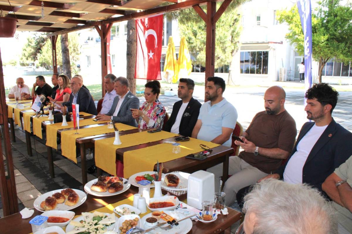 Başkan Ertaş Basınla Buluştu: “Basın Halkla Bizim Aramızdaki En Kestirme Köprüdür”