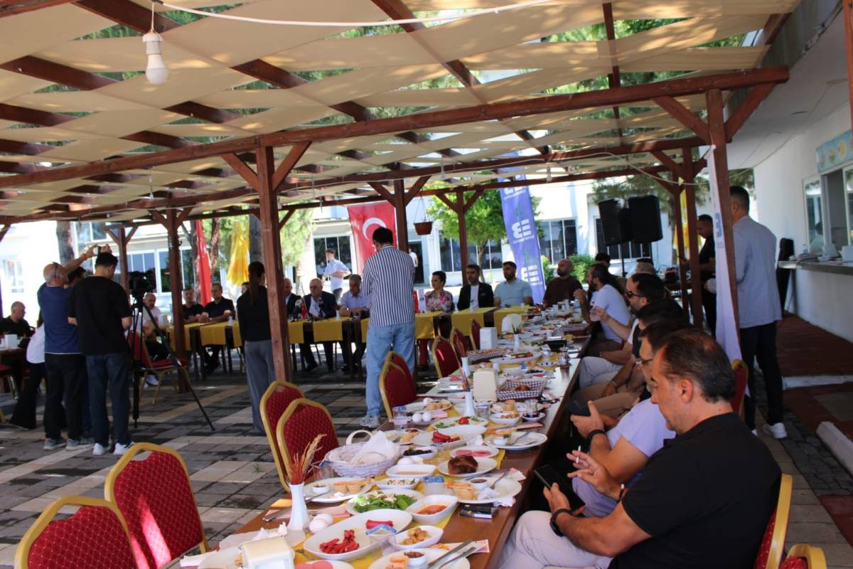 Başkan Ertaş Basınla Buluştu: “Basın Halkla Bizim Aramızdaki En Kestirme Köprüdür”