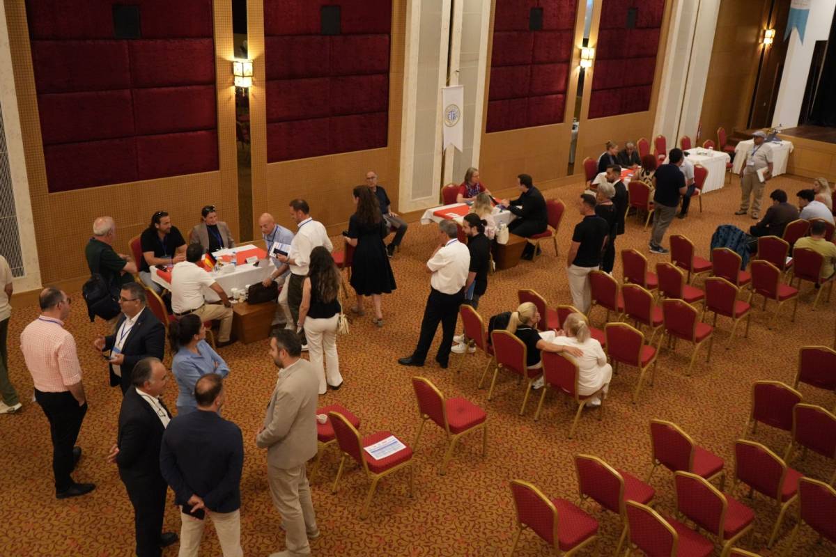 Almanya’nın en büyük tur operatörleri Edremit Körfezi turizm paydaşlarıyla bir araya geldi