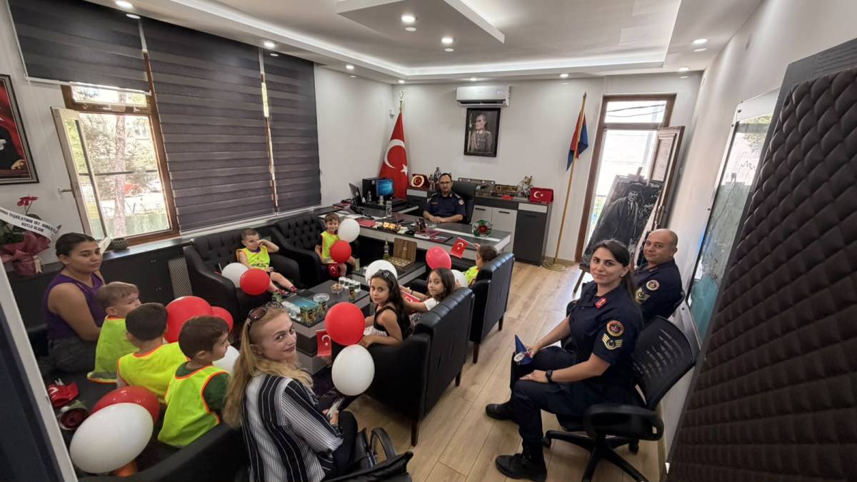 Küçükeller Kreşinden Jandarmaya Anlamlı Ziyaret