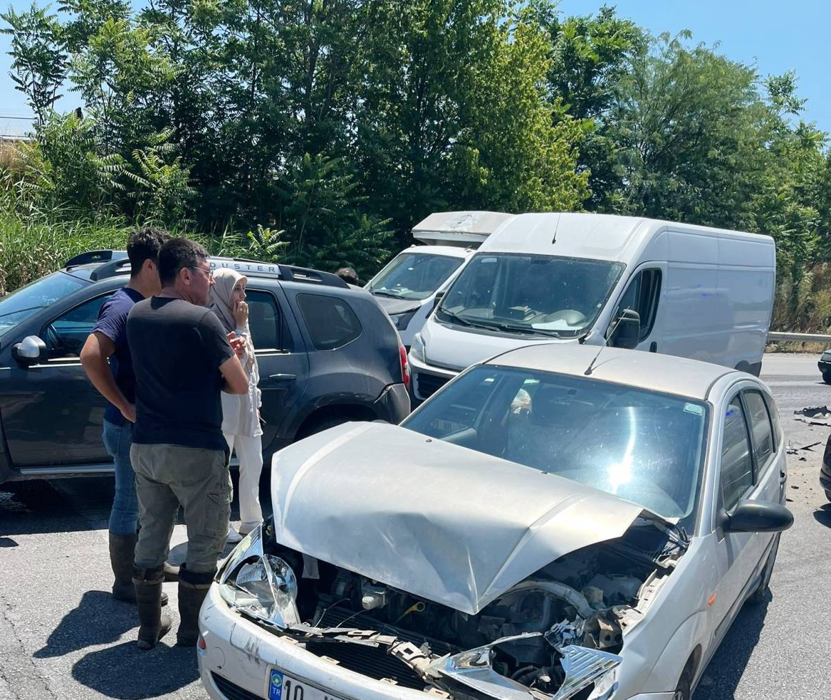 Balıkesir-Bursa Kara Yolunda Zincirleme Kaza: 2 Yaralı