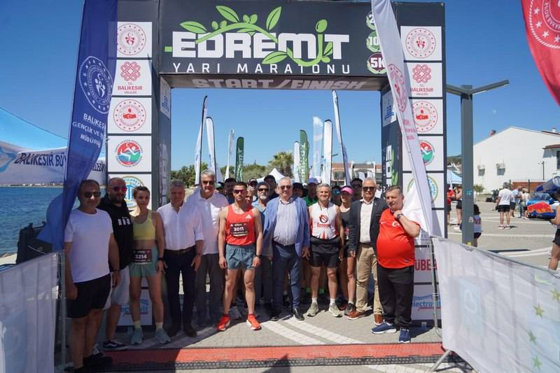 Edremit Yarı Maratonu büyük coşkuyla gerçekleşti