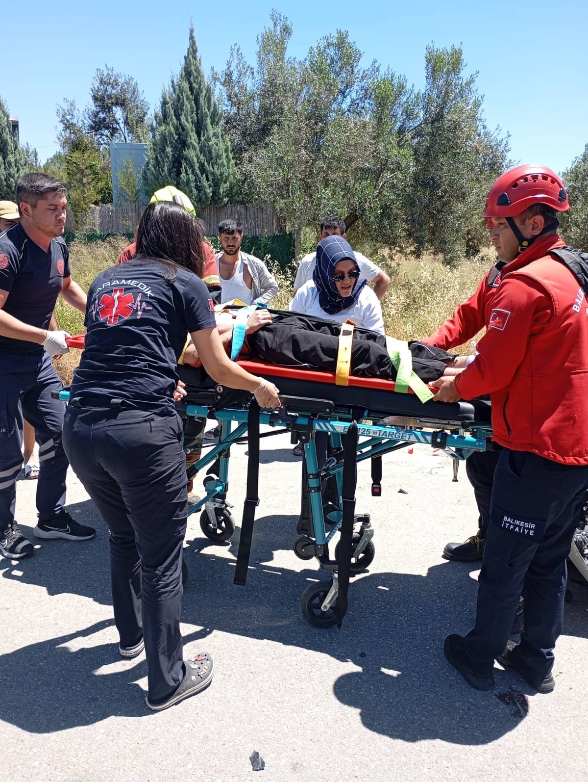Burhaniye'de Otomobil ile Motosiklet Çarpıştı: 1 Yaralı
