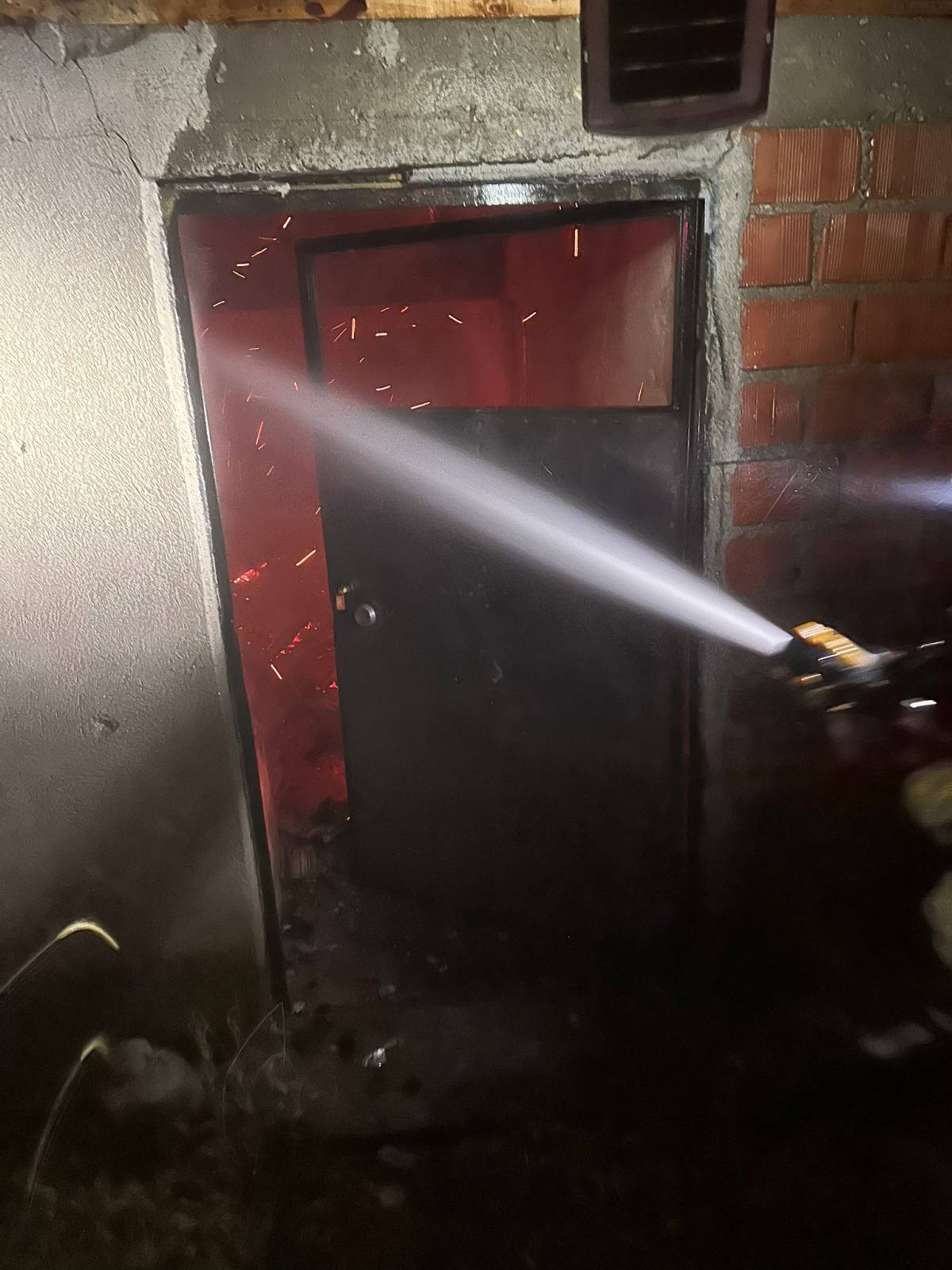 Sındırgı'da dam yangını
